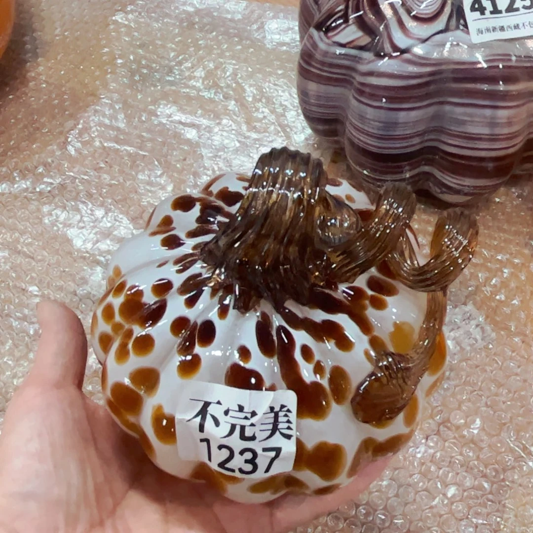 1237 家悦琉璃花器摆件不完美