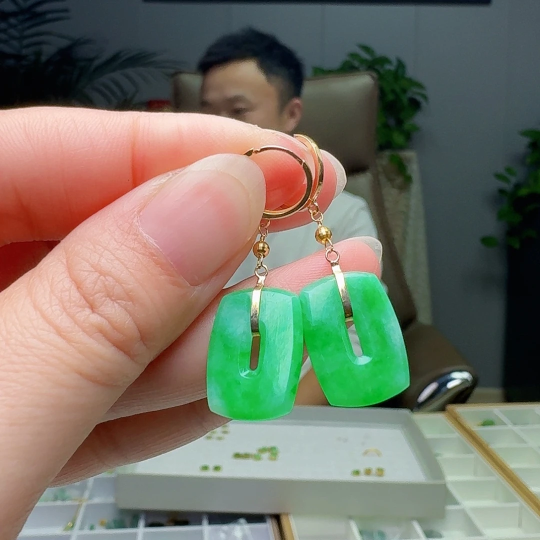 翡翠18K金镶嵌耳饰天然