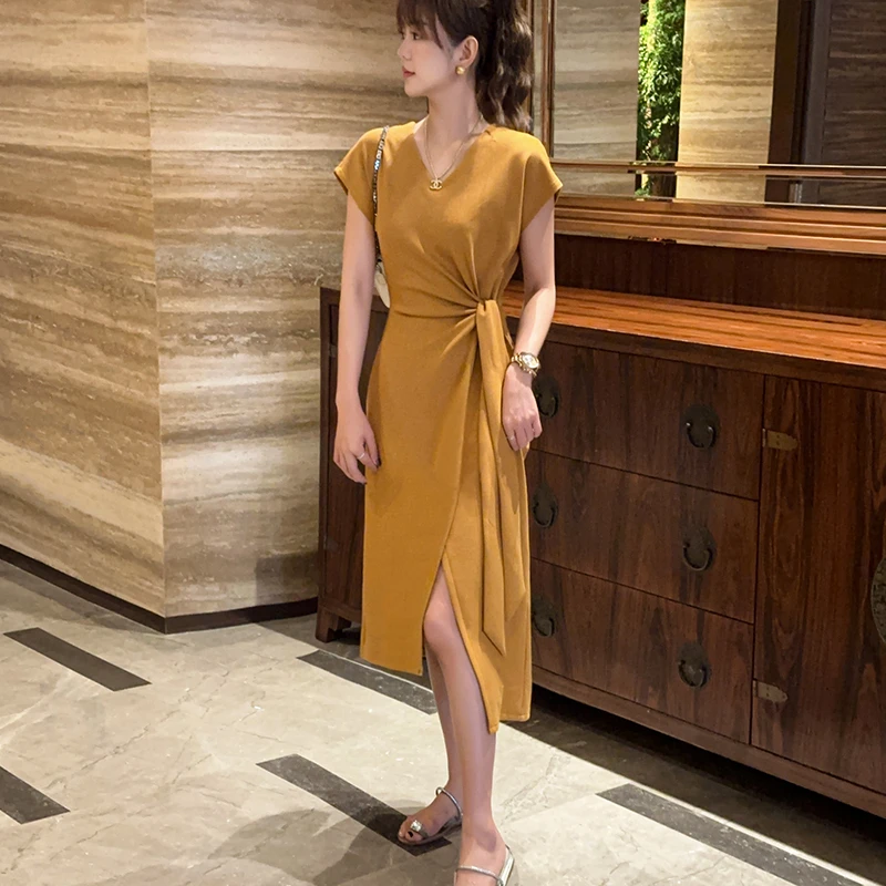 2025新款时尚修身新款连衣裙法式开叉系带连衣裙高级感气质女夏季