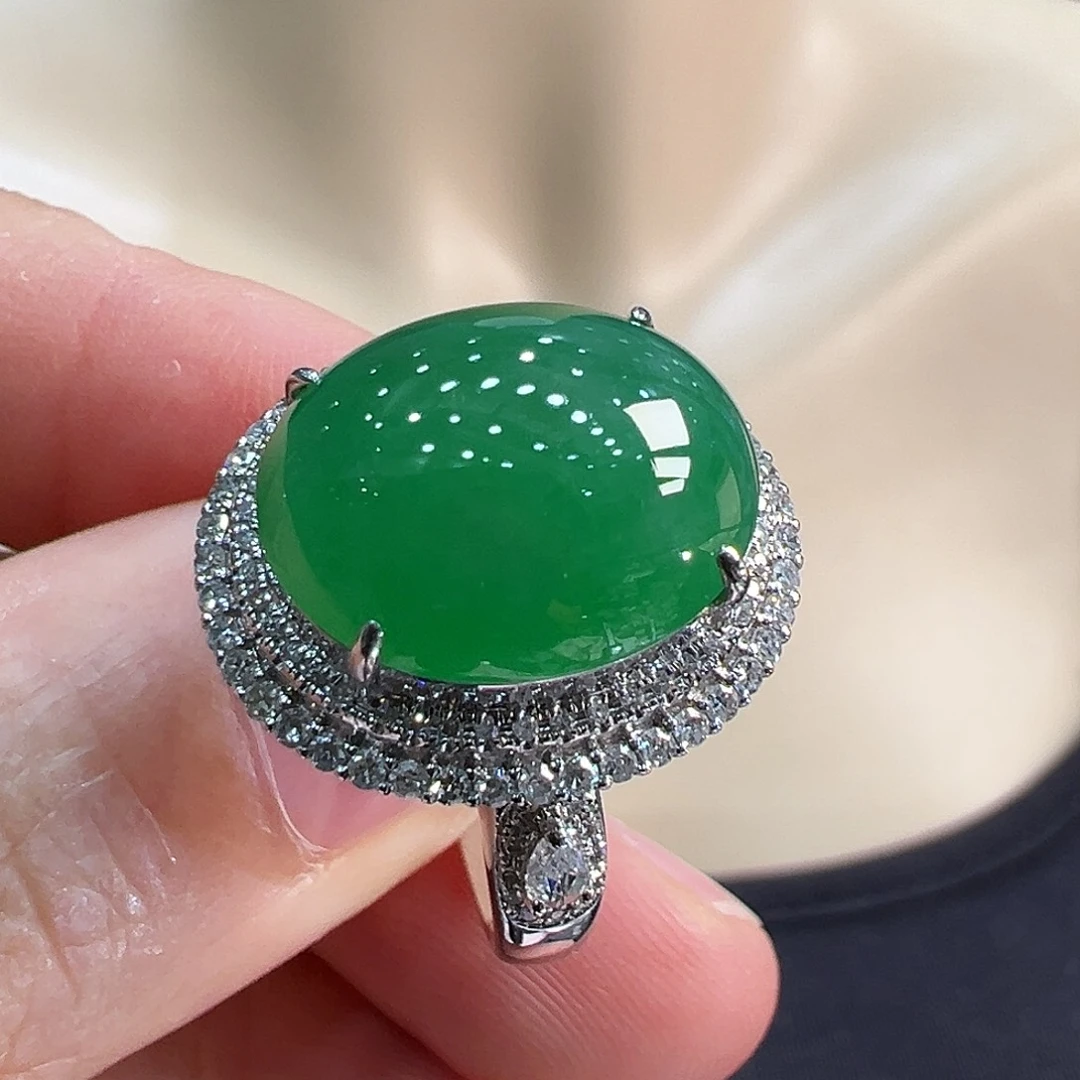 18K金镶嵌戒指翡翠戒指