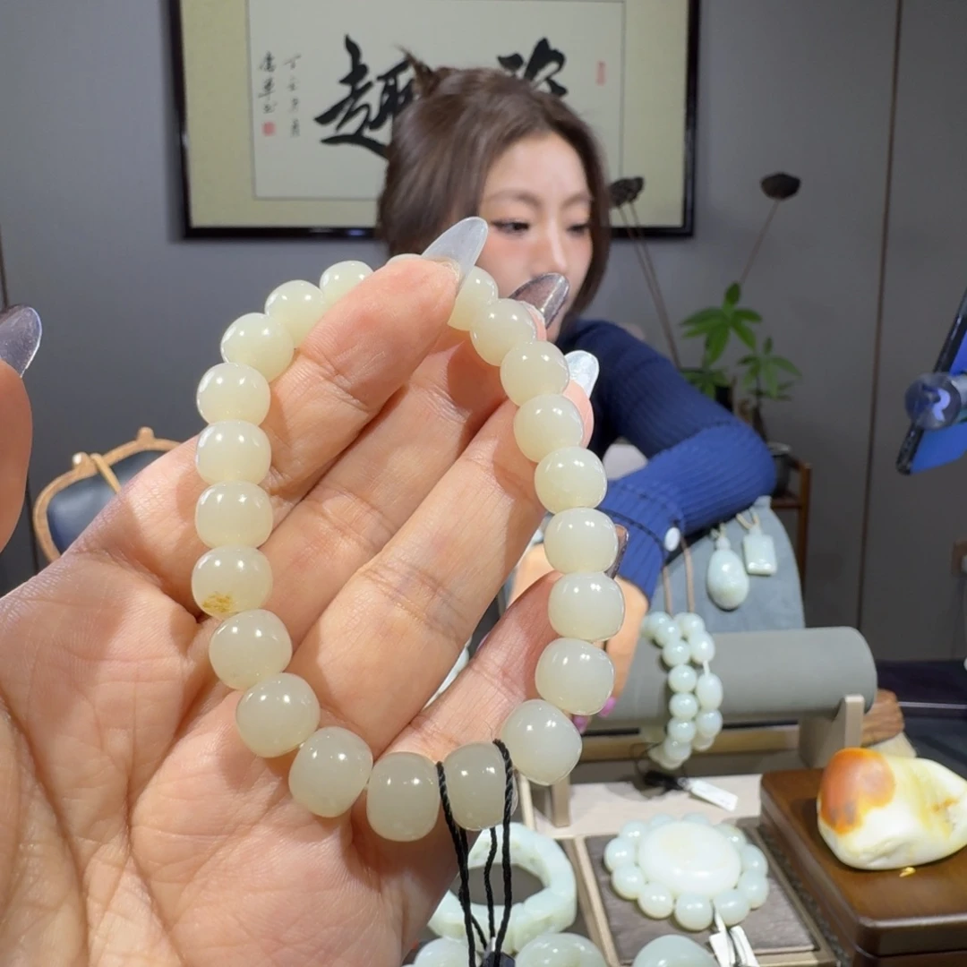 和田玉未镶嵌颈饰?****