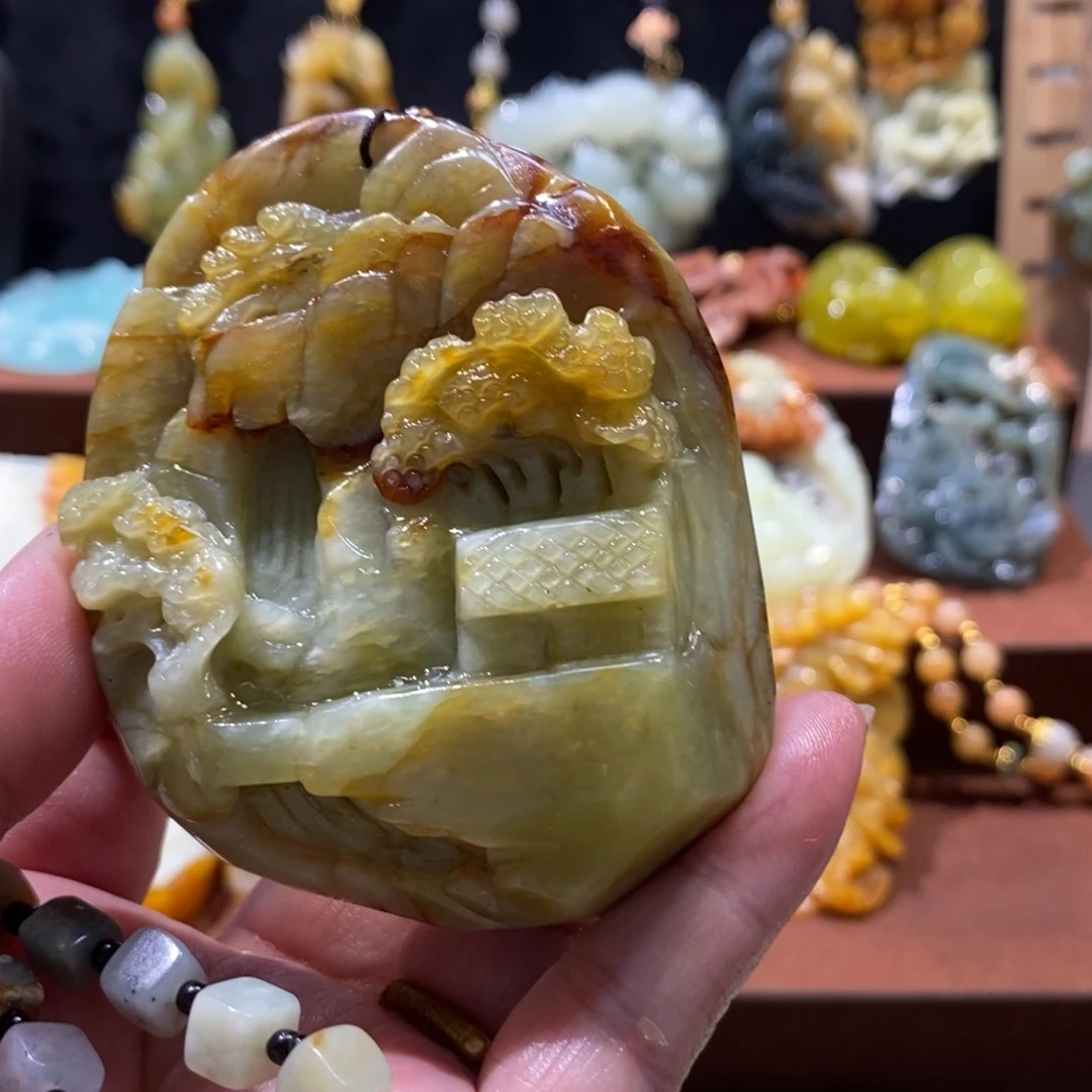 蛇纹石玉颈饰未镶嵌