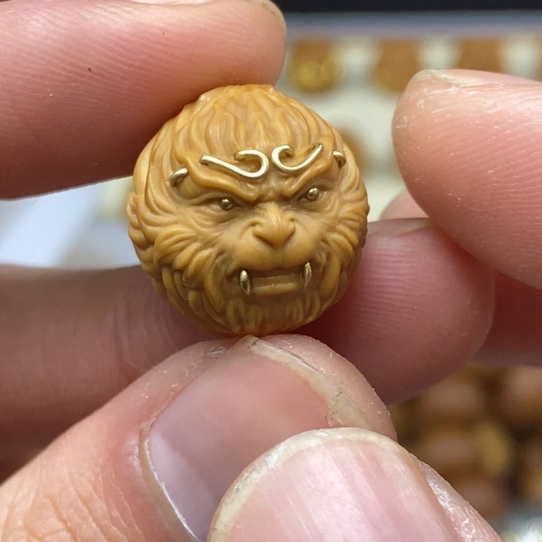 猴头核桃吊坠重工镶嵌大圣