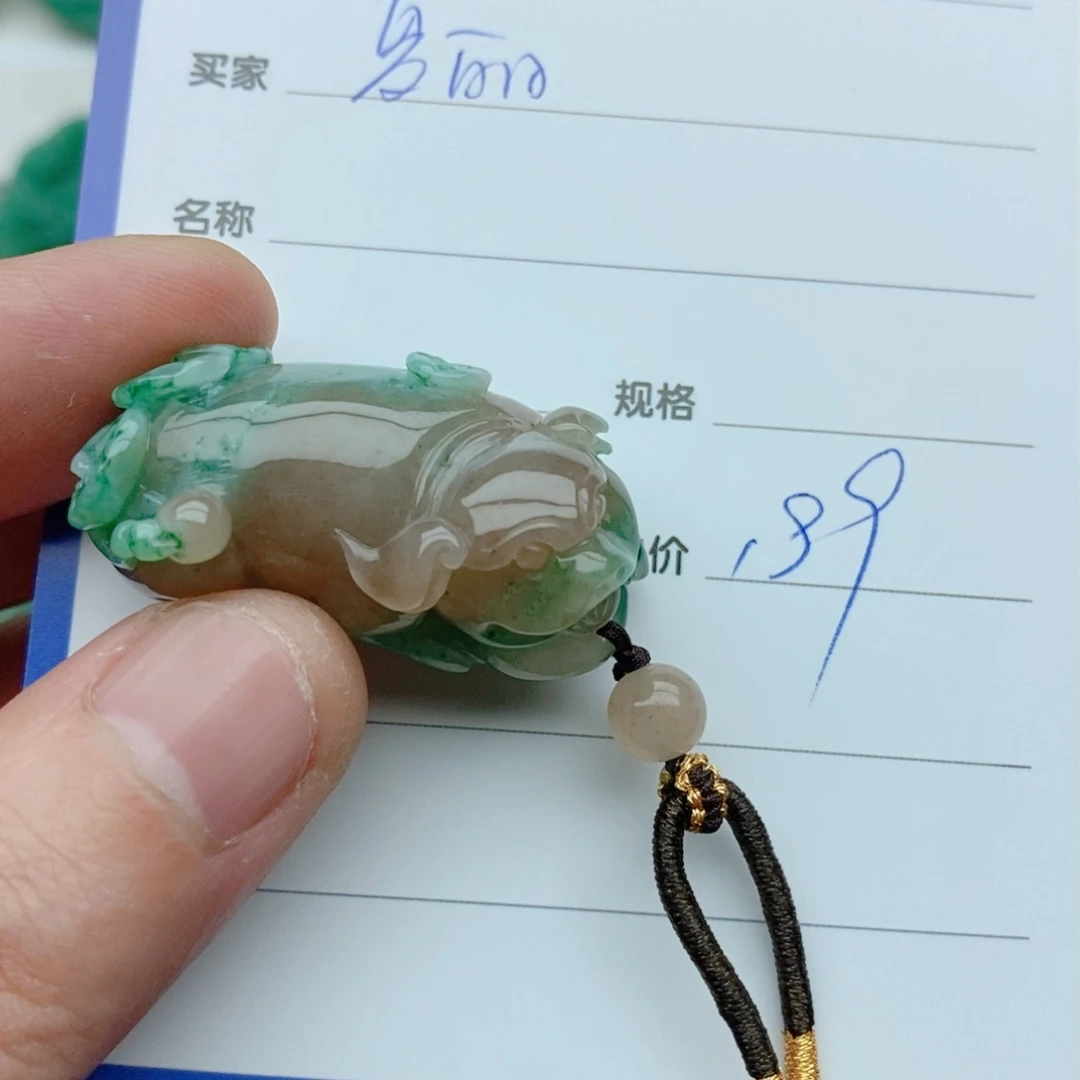 独山玉颈饰未镶嵌夏****程