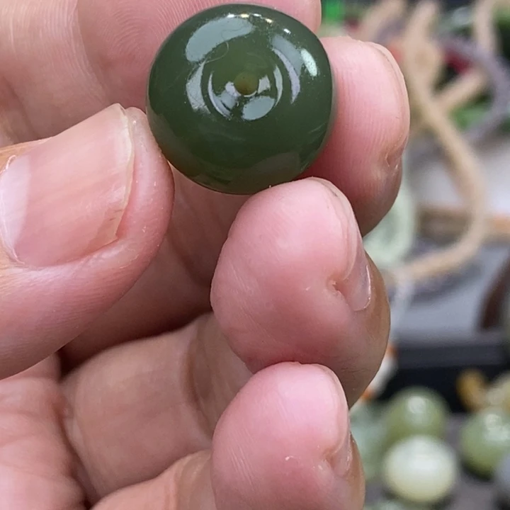 玖***轩颈饰未镶嵌和田玉