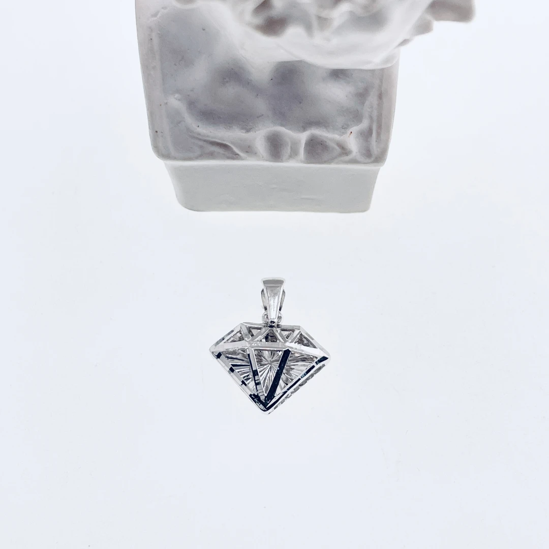 铂金Pt950立体车花钻石款吊坠