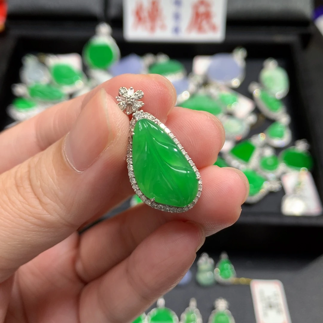 吊坠(不含链)18K金镶嵌翡翠