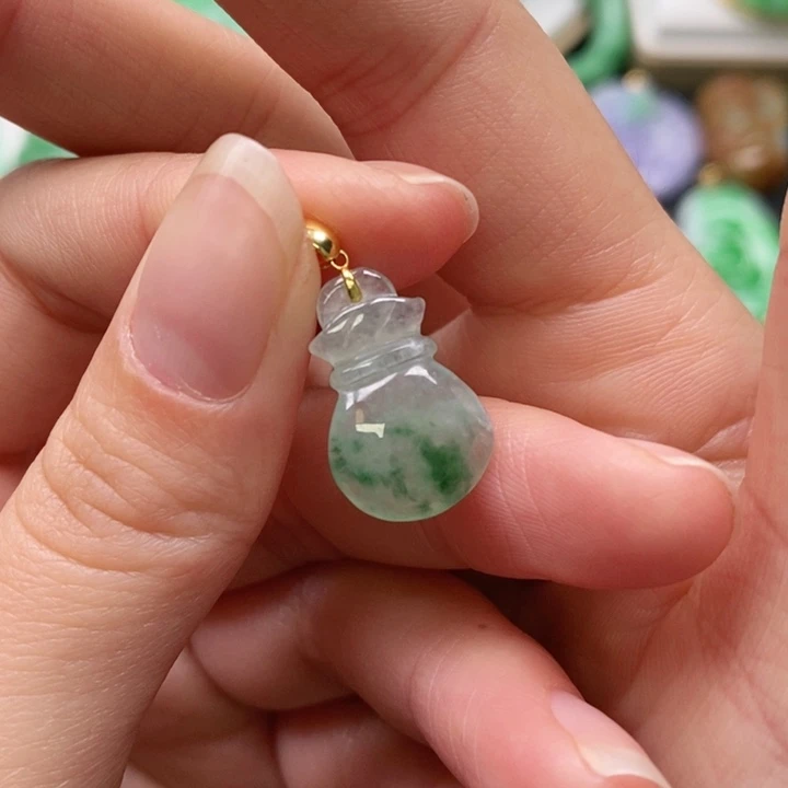 翡翠颈饰未镶嵌吊坠