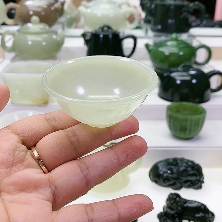 未镶嵌和田玉挂件杯子