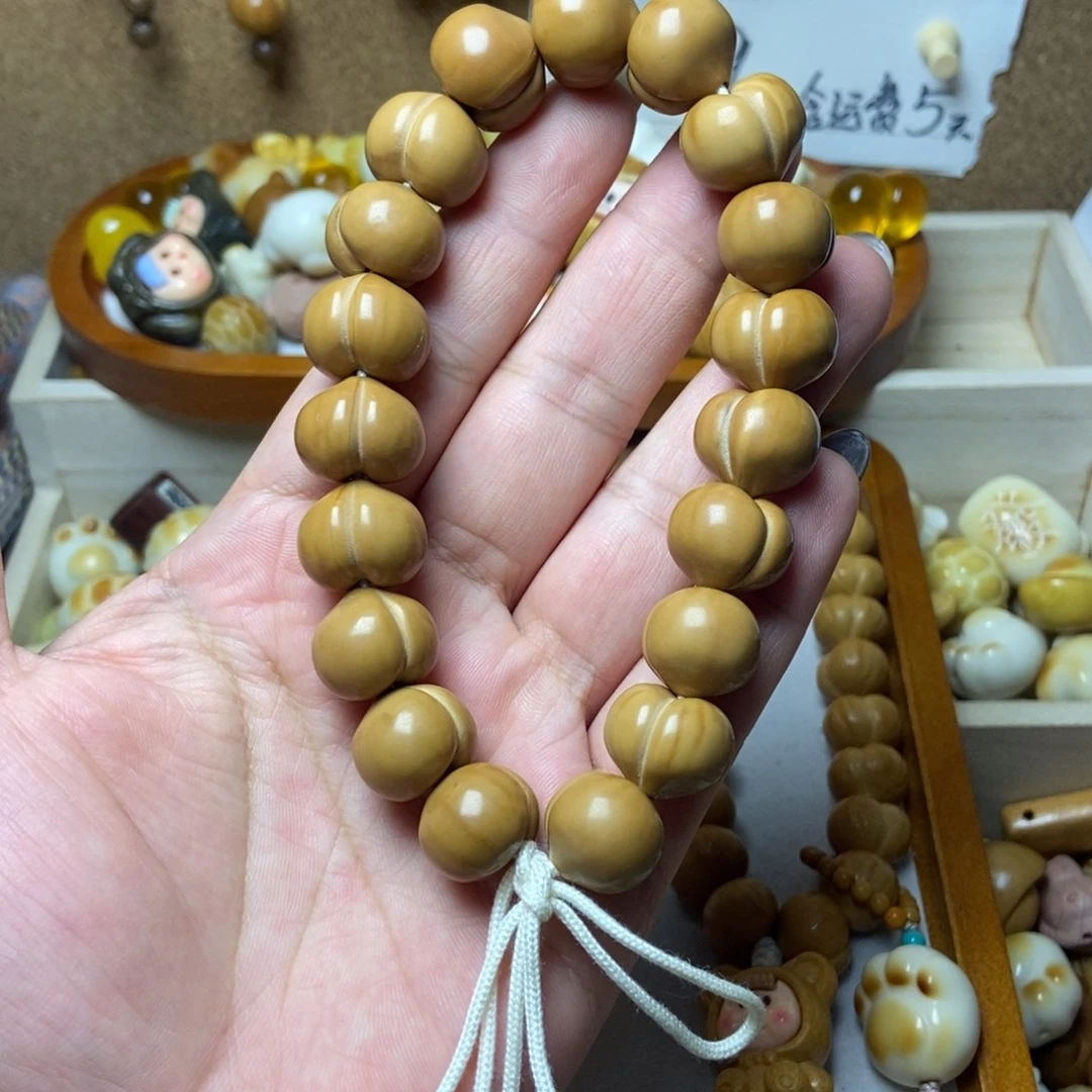 猴头核桃吊坠珂基手持微微瑕不退换