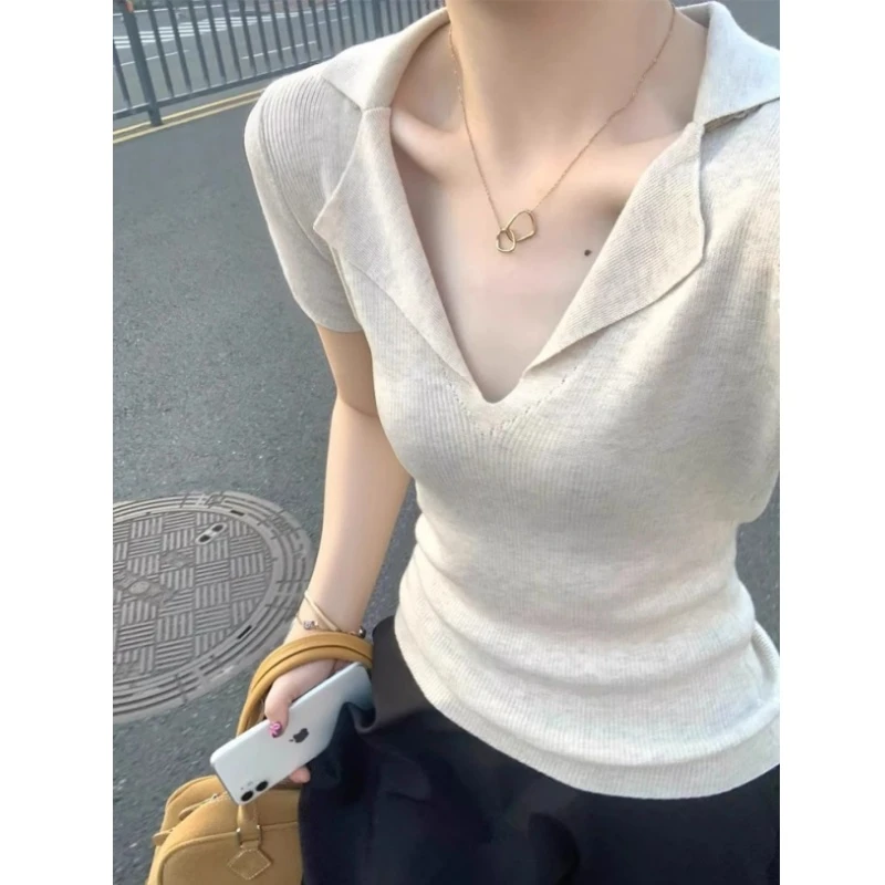 米白色v领短袖polo衫女韩里韩气的穿搭上衣夏季修身正肩t恤针织衫