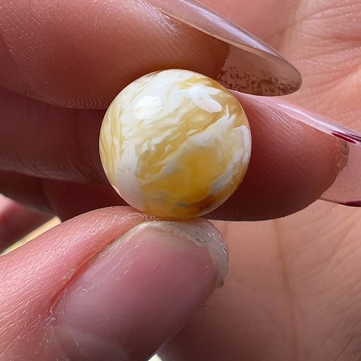 蜜蜡未镶嵌珠宝奇石