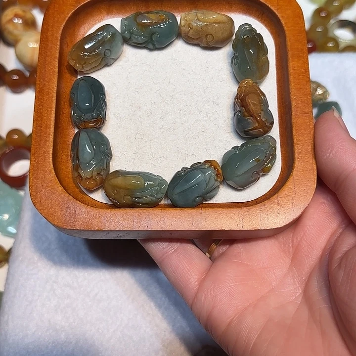 浮***）蛇纹石玉未镶嵌手串