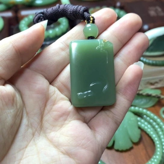 棠***棠岫岩河磨玉（透闪石质玉）未镶嵌手串