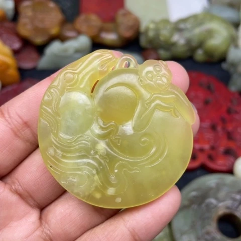 蛇纹石玉颈饰未镶嵌92