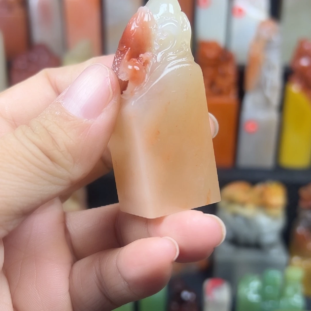 秦***草寿山石寿山石寿山石精品印章
