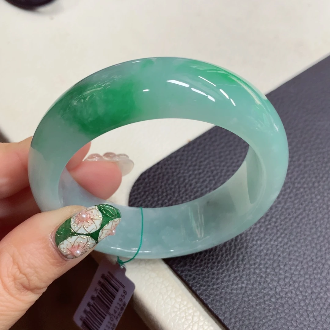 未镶嵌手镯翡翠缅甸