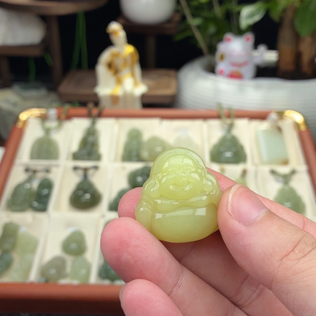 用***⊙和田玉未镶嵌颈饰