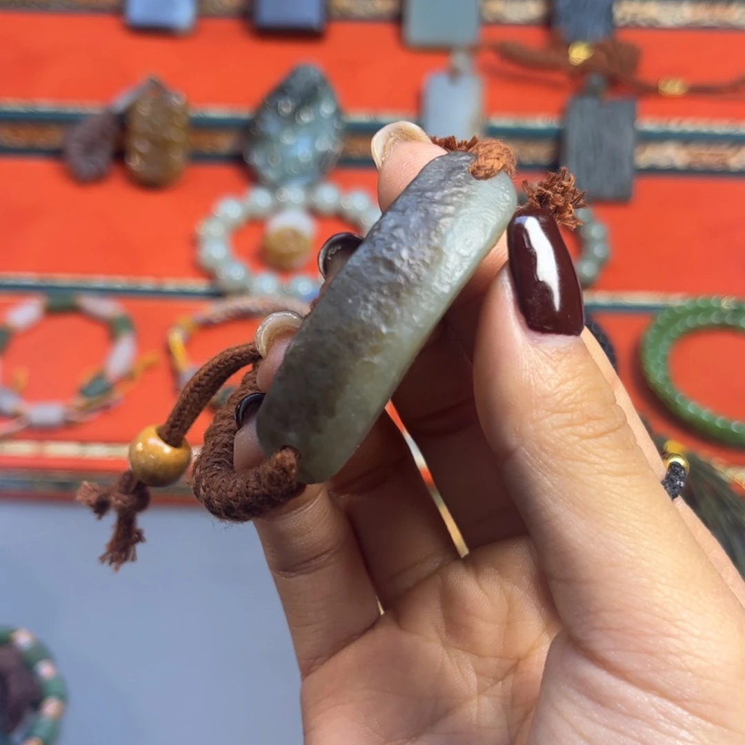 和田玉（糖玉）颈饰未镶嵌