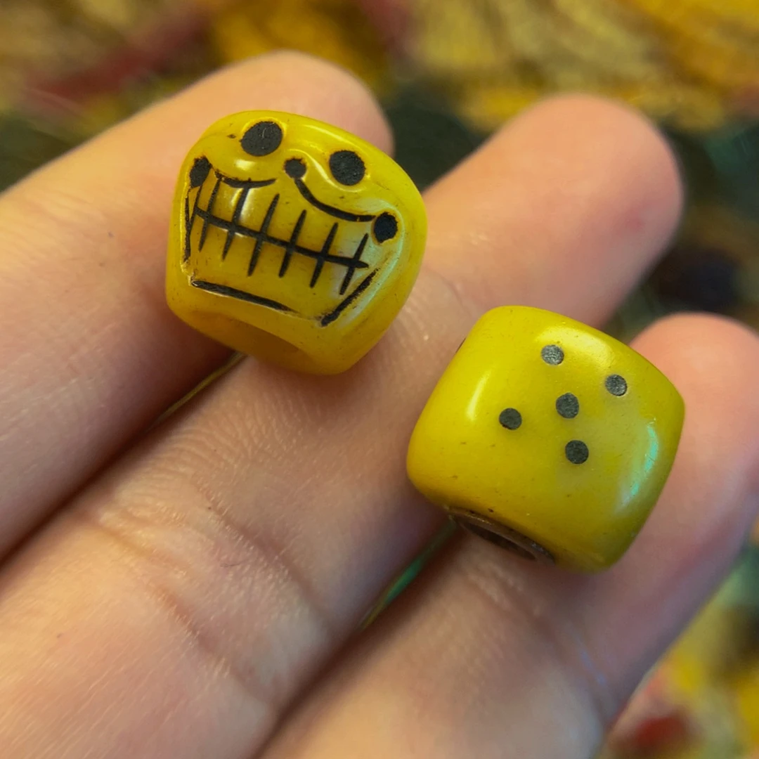 阿****泥塑娘啦擦擦骰子