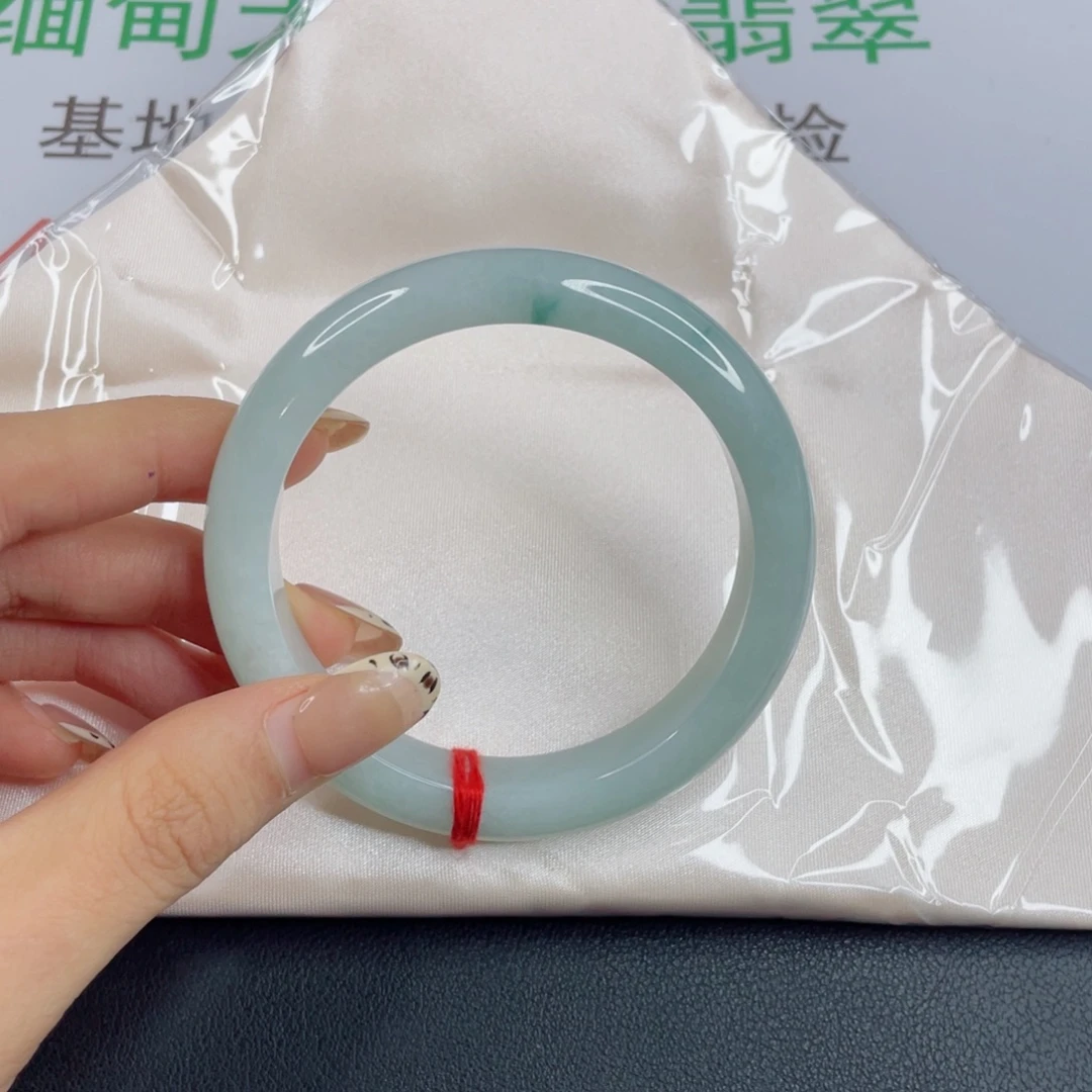 翡翠未镶嵌手镯飘花