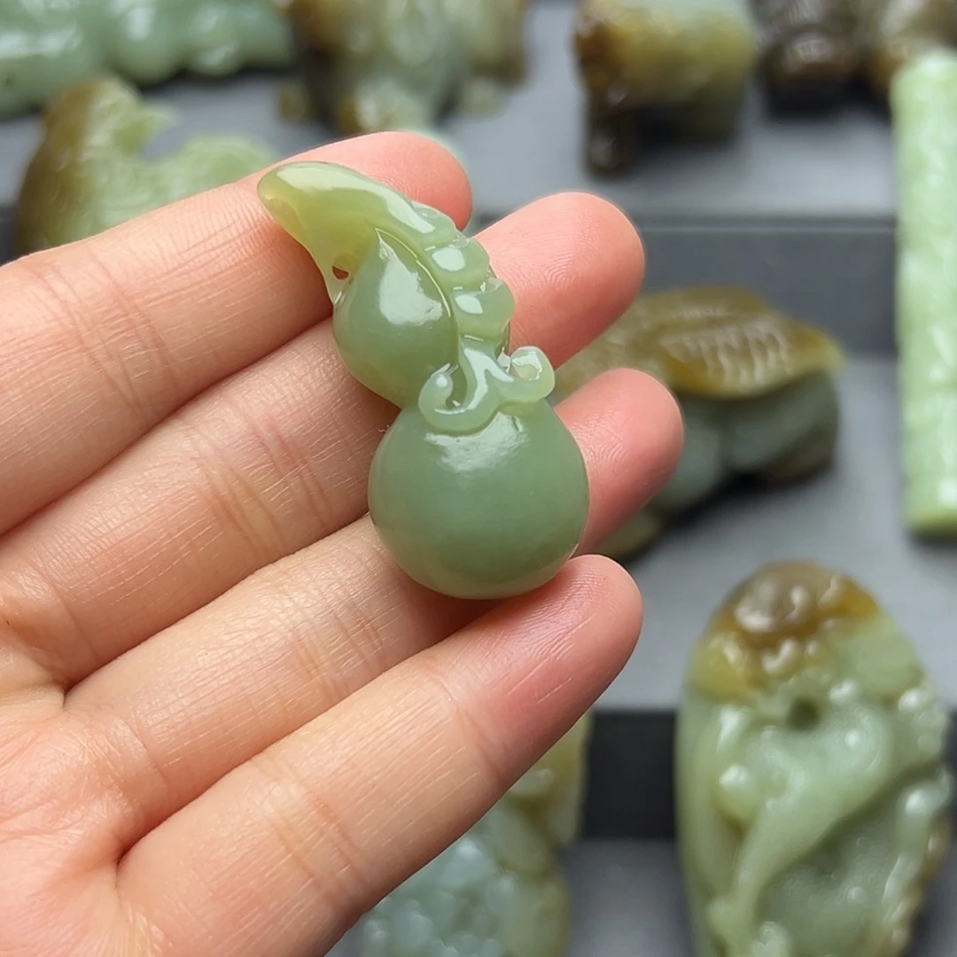 和田玉未镶嵌挂件