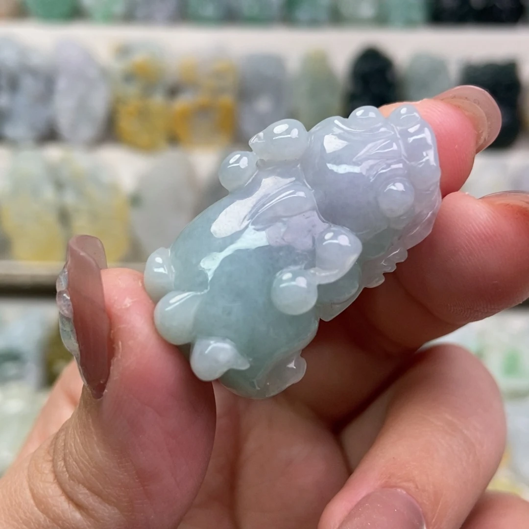 翡翠吊坠(赠链)未镶嵌
