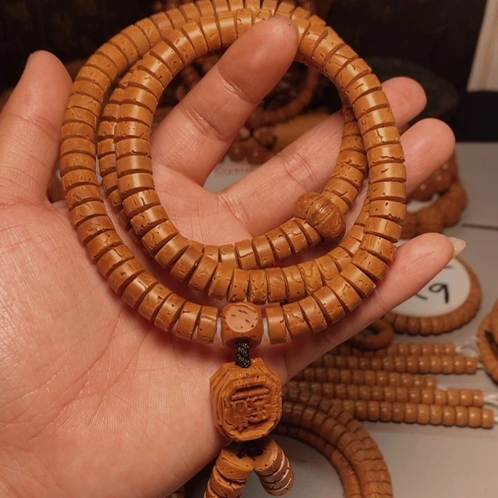 桃核吊坠萧****窗桃核脖挂95