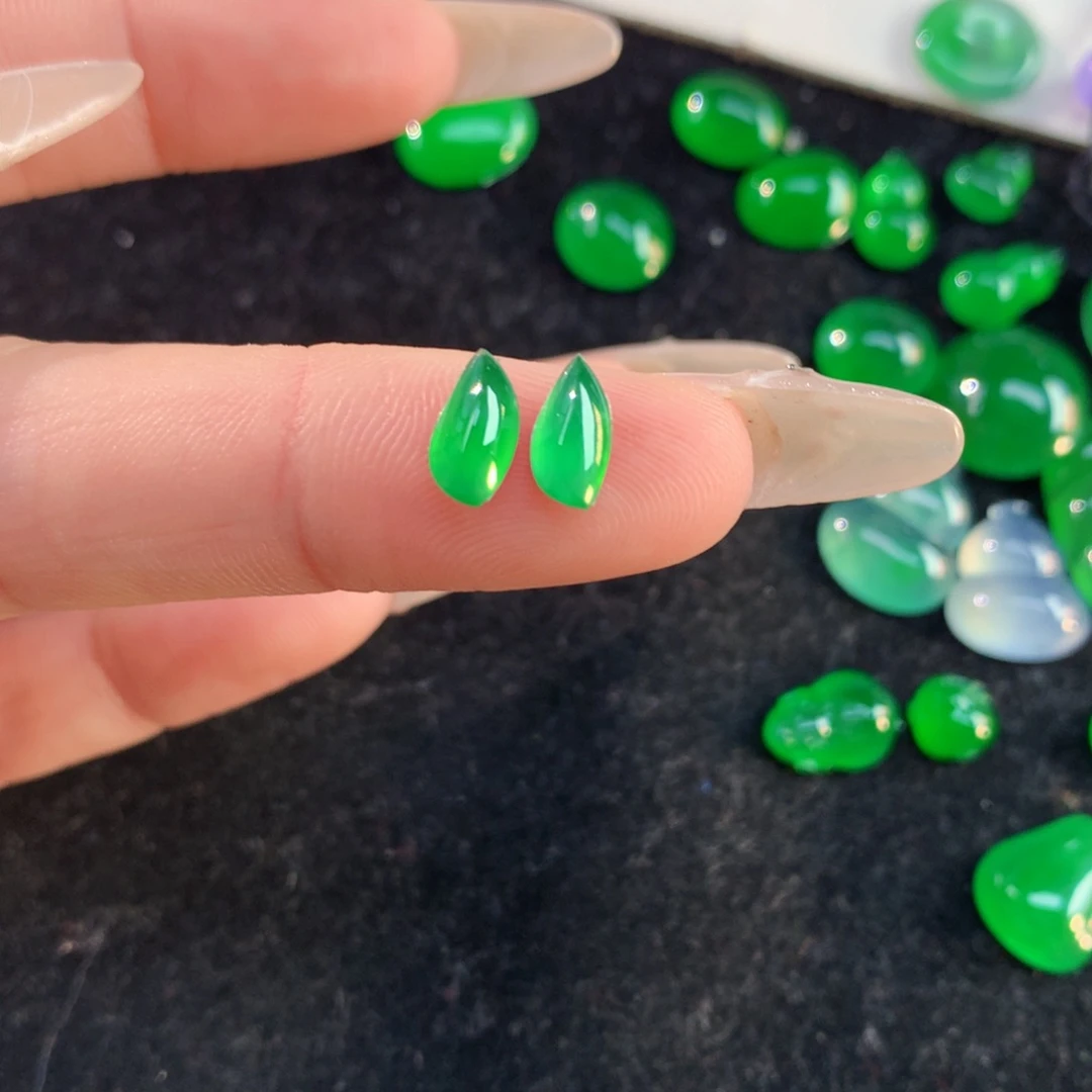 翡翠裸石8.7/4.38/2.64翡翠翡翠