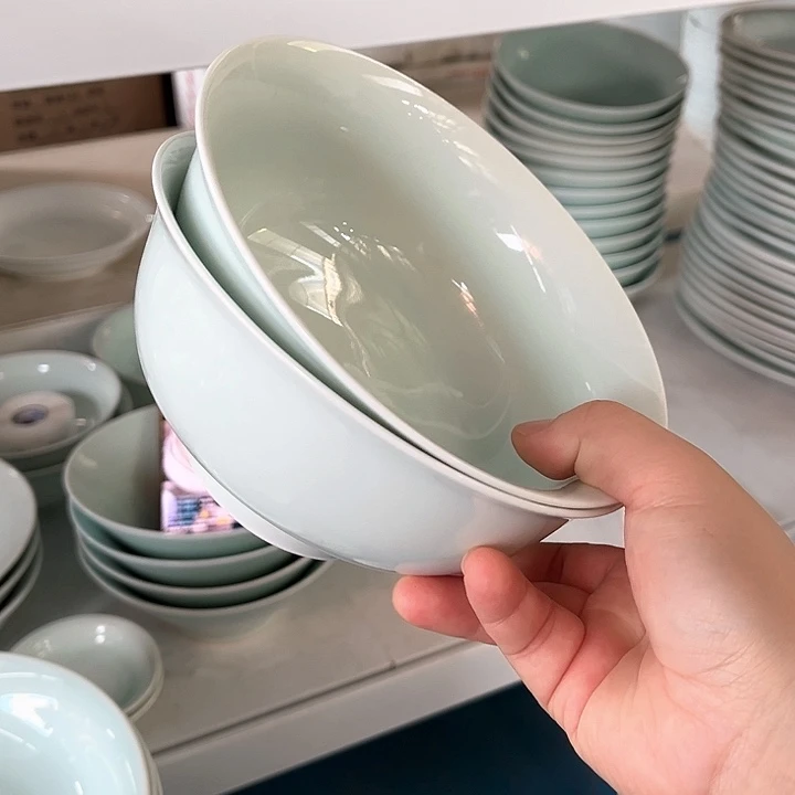 長***雲陶瓷青瓷炖盅一个，补发两个青瓷面碗，，，，