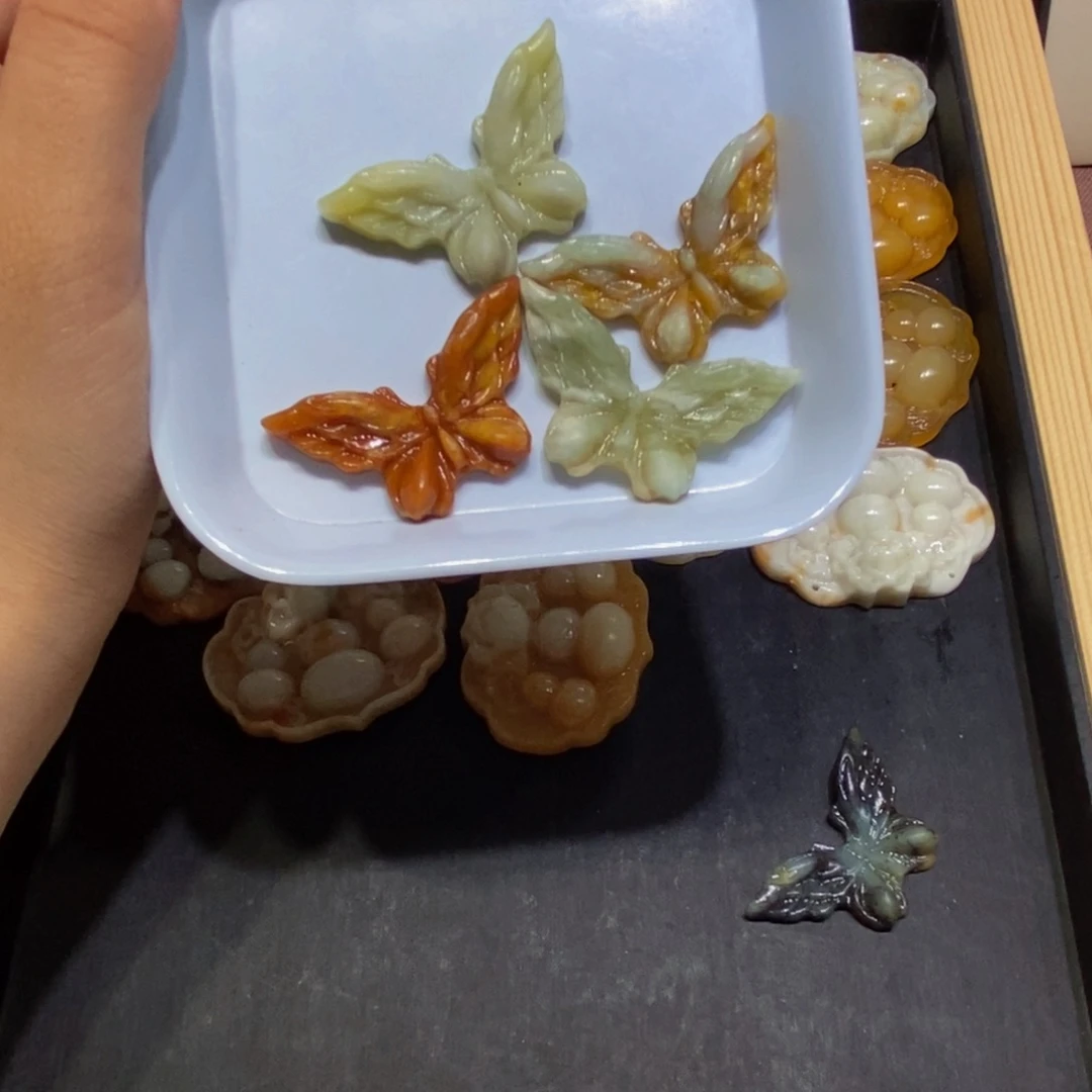 蛇纹石玉未镶嵌颈饰凤*112