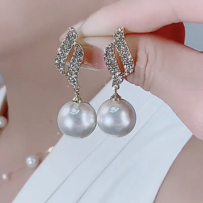 铜合金仿珍珠耳饰 双向奔赴设计感贝珠耳环气质简约耳饰百搭耳坠