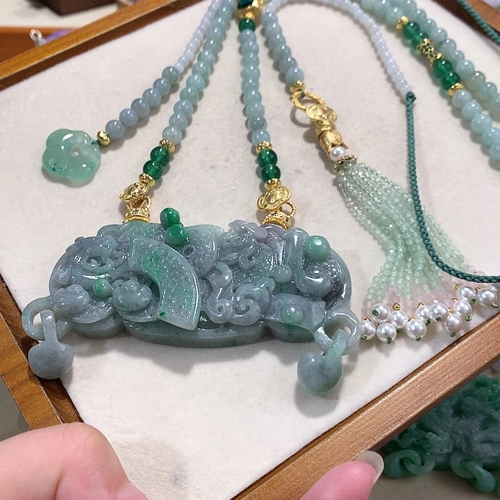 翡翠未镶嵌颈饰翡翠吊坠