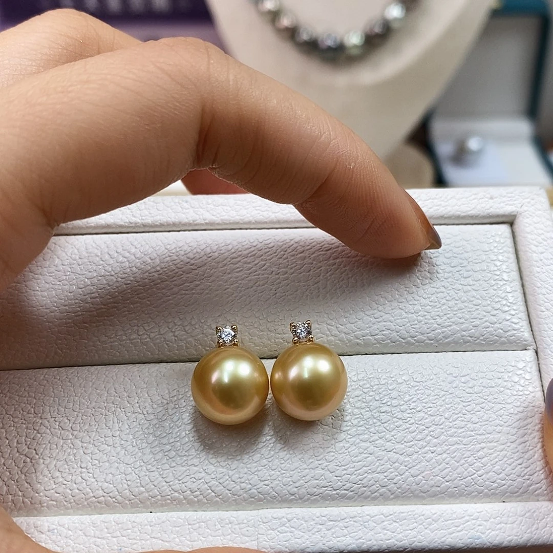 18K金镶嵌海水珍珠耳饰10.6m南洋金珠耳钉（茶金品质）