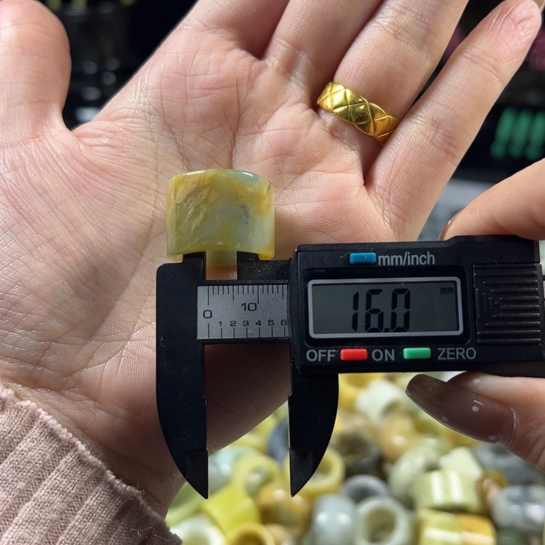 蛇纹石玉未镶嵌戒指