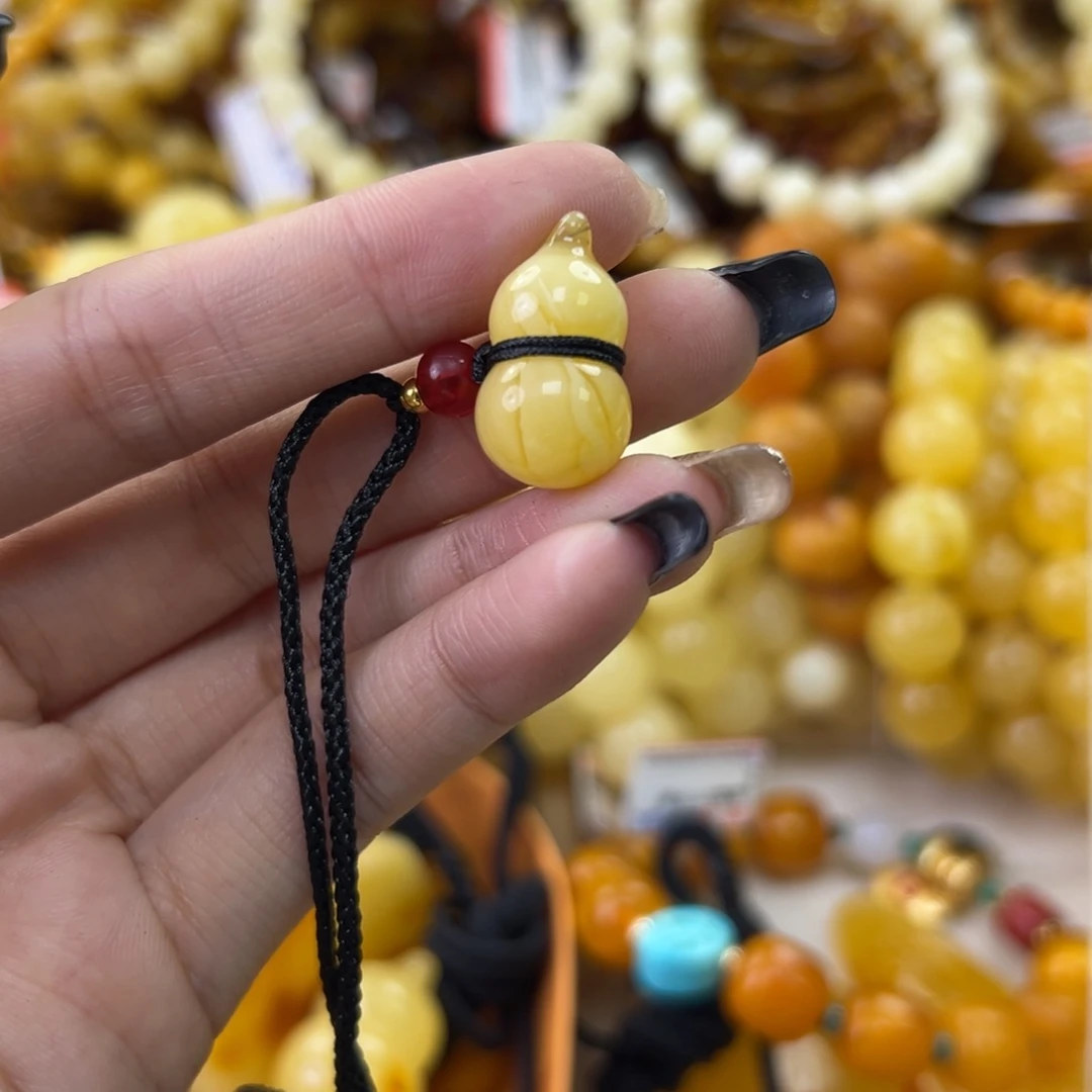 琥珀珠宝奇石未镶嵌