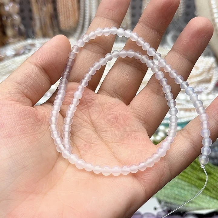 未镶嵌玛瑙/玉髓珠宝半成品一条4mm左右白玛瑙