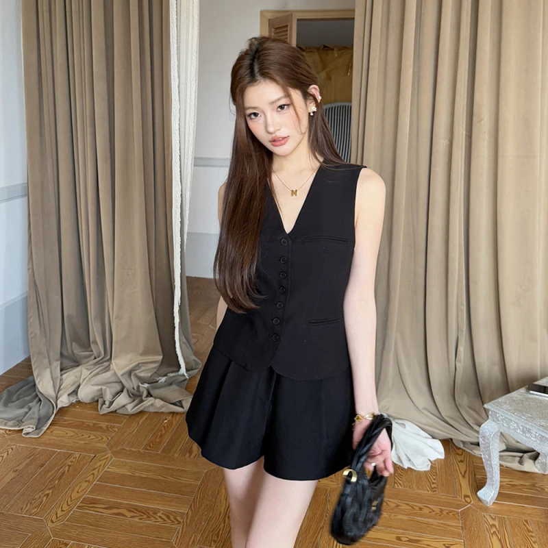 春夏新款设计休闲时尚气质黑色上衣西装背心马甲高腰短裤两件套装