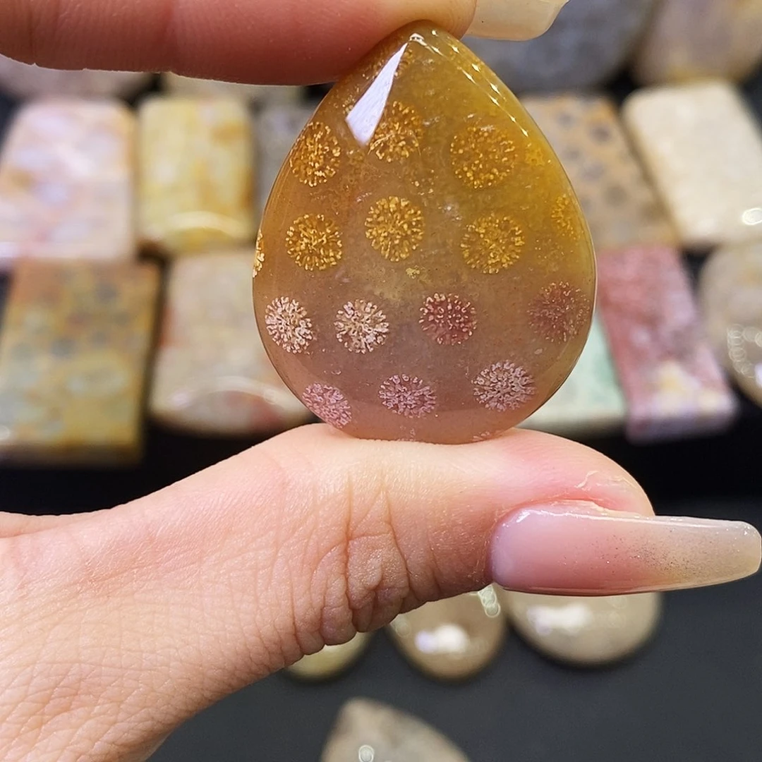 硅化玉颈饰合金烟****）