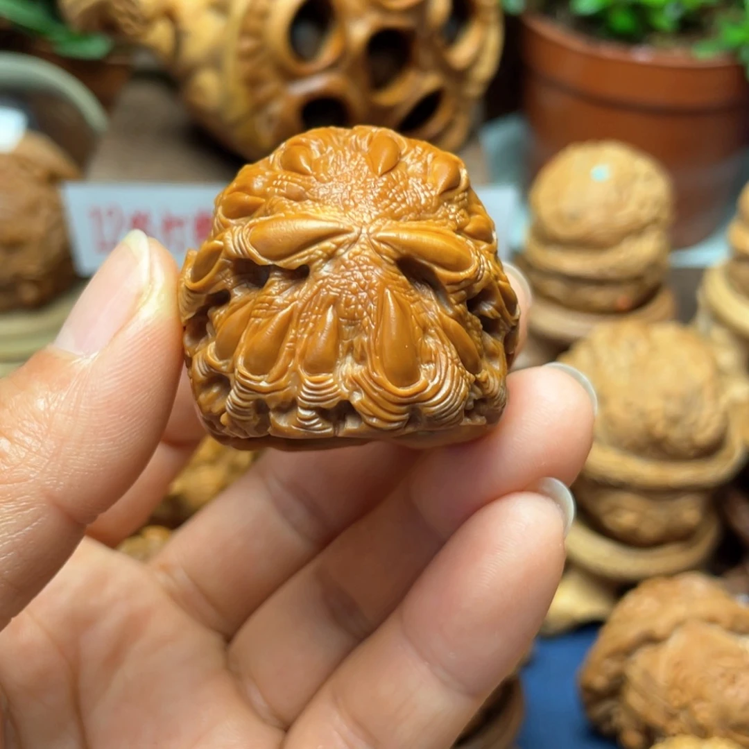 吞噬扳指核桃雕刻核桃