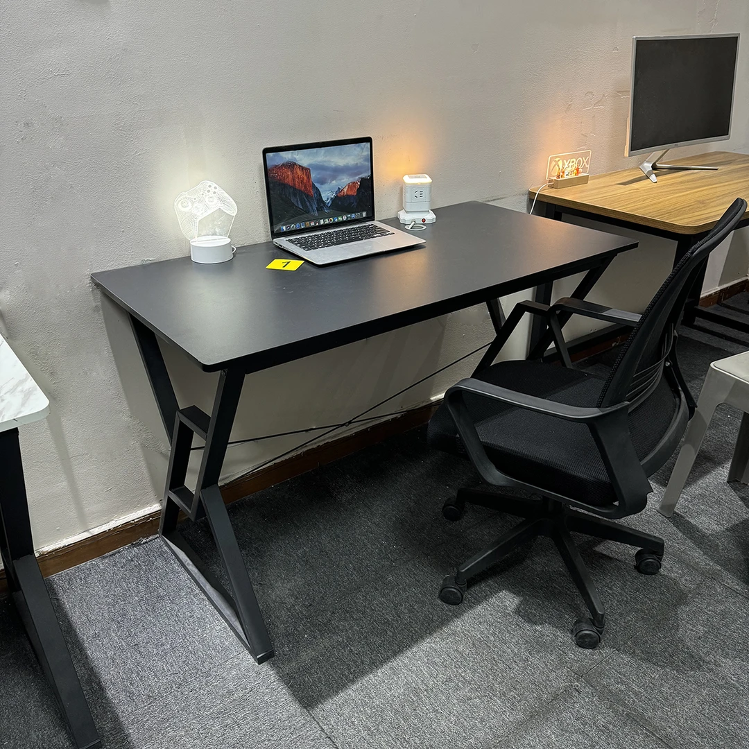 【工厂店直发】电脑桌家用简约风格桌子台式写字台轻奢时尚北欧