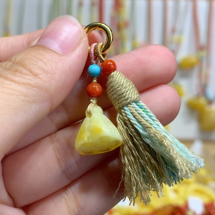 琥珀未镶嵌裸石配饰