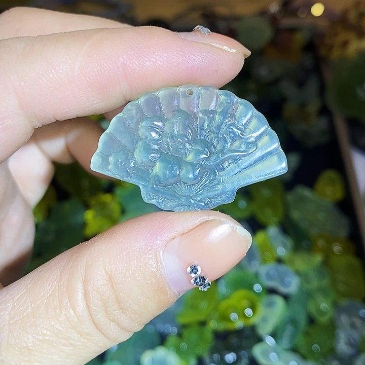 蛇纹石玉未镶嵌颈饰