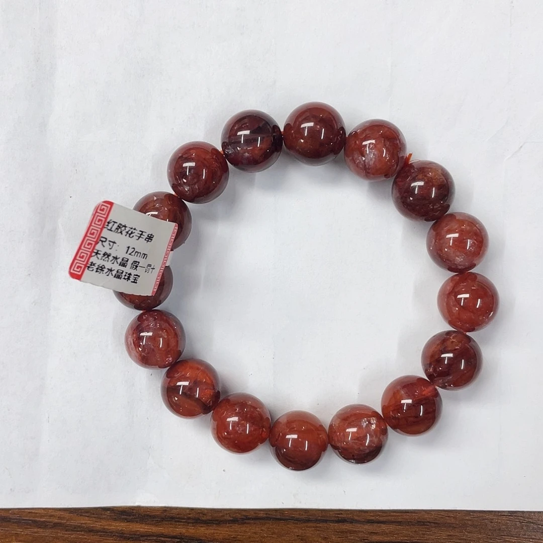 水晶手串红。未镶嵌