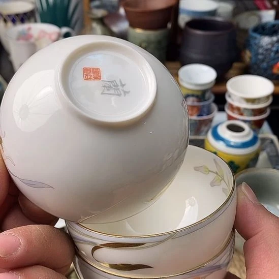 中古物品默认微瑕，谨慎参拍，满18包邮！