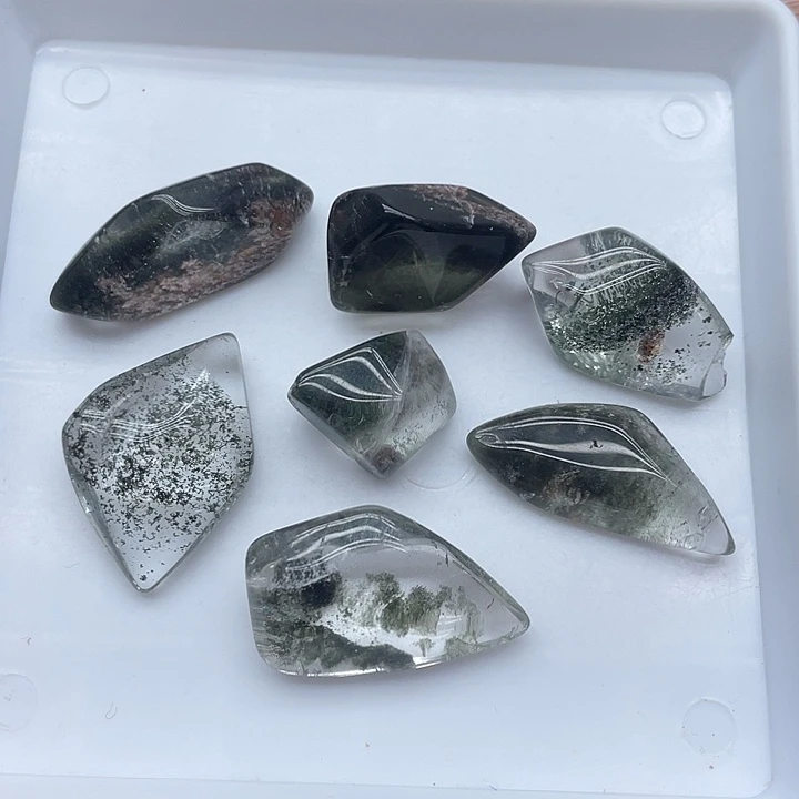 水晶珠宝半成品未镶嵌43绿幽灵随行