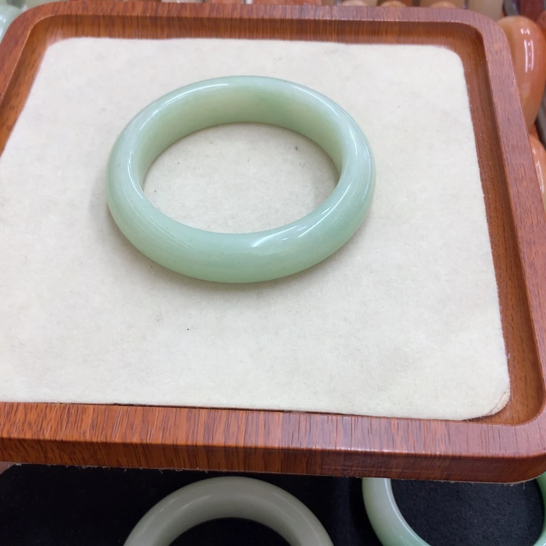 石英岩玉手镯未镶嵌