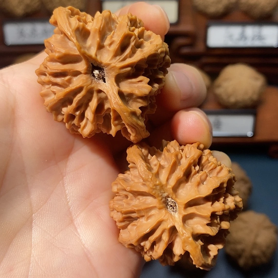 文玩核桃吊坠三角苹果园全品42