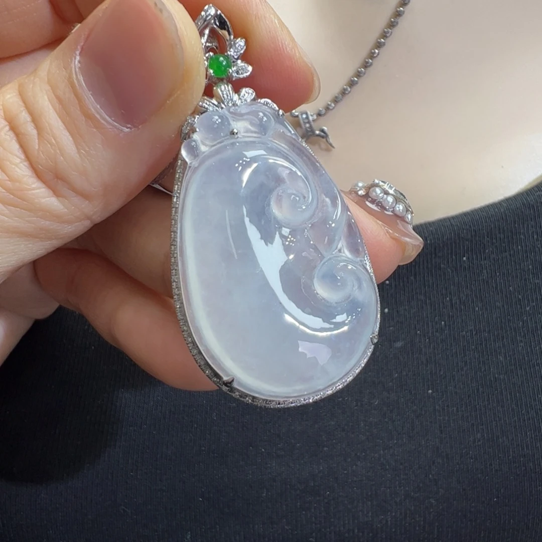 翡翠吊坠(不含链)18K金镶嵌