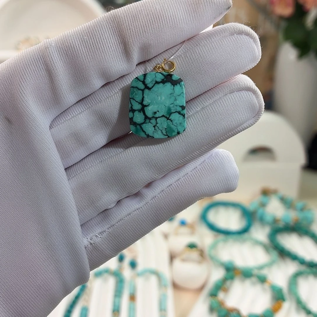 绿松石18K金镶嵌吊坠(赠链)